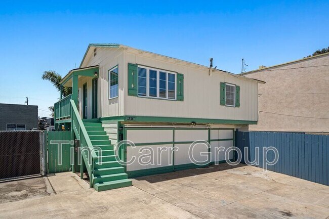 Primary Photo - 123 E 18th St