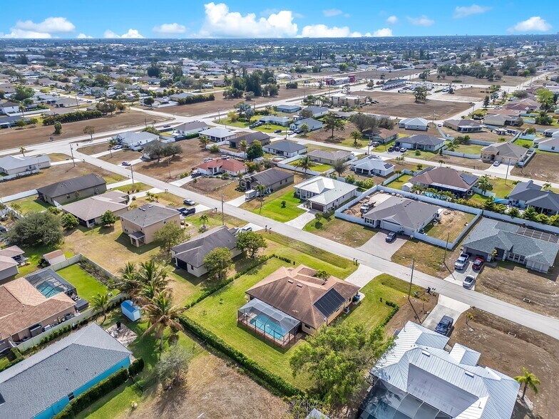 Building Photo - 1627 SW 14th St