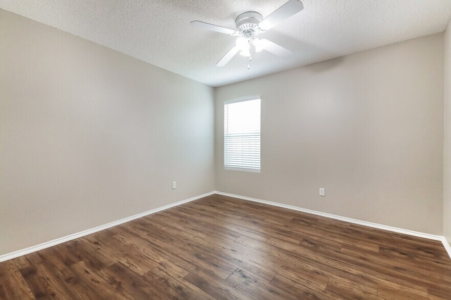 Building Photo - 1435 Foxwood Ln