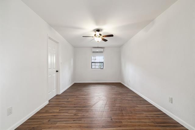 Building Photo - 2038 Avon Dr