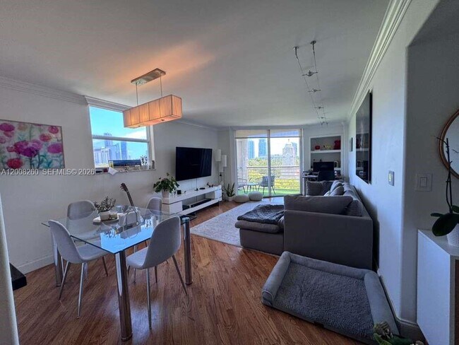 Building Photo - 2400 SW 3rd Ave