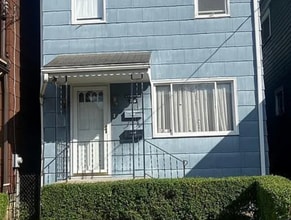 Building Photo - 716 Coleman Ave