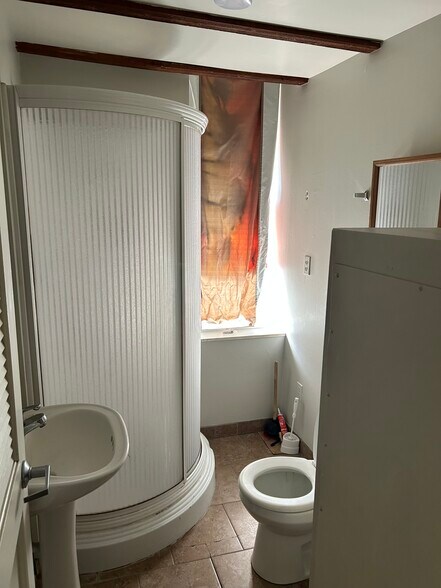 Building Photo - 324 Washington St