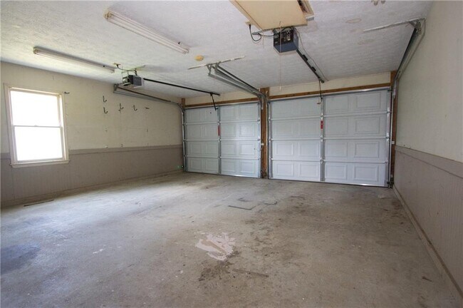 Building Photo - 2421 Sherrie Ln SW