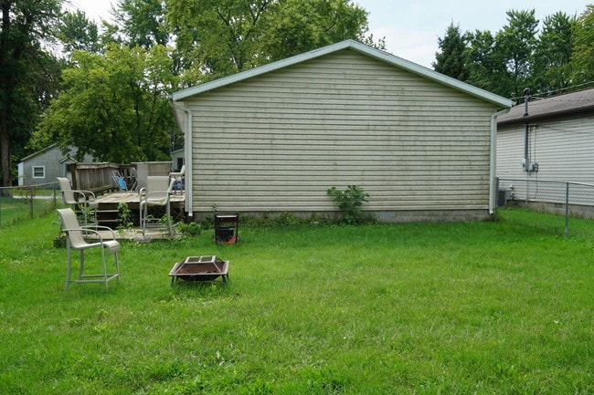Building Photo - 705 E Timber St