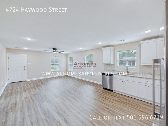 Building Photo - 4724 Haywood St