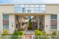 Building Photo - Playa Mia