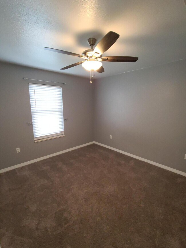 Building Photo - 1905 Catamaran Dr