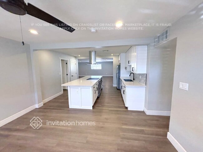 Building Photo - 856 E 9th Ave