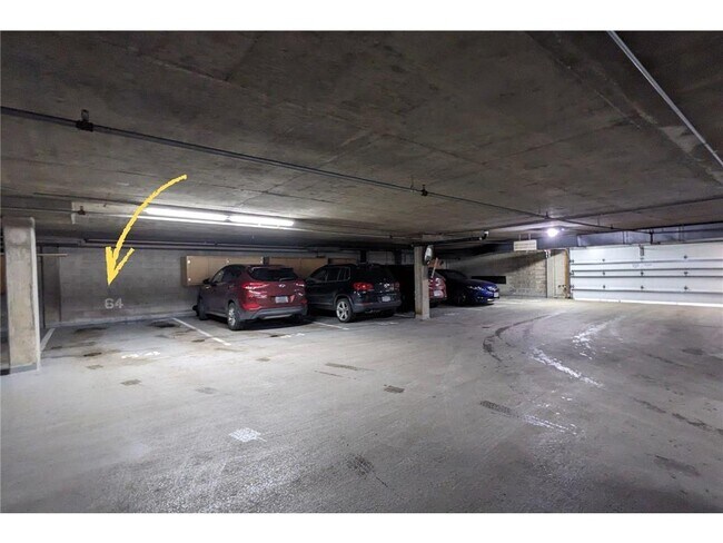 Building Photo - 6500 Woodlake Dr