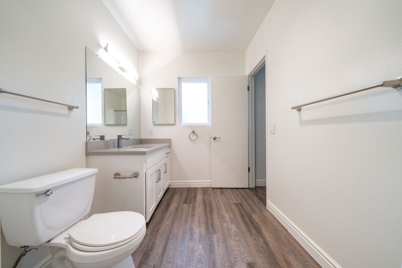 Building Photo - 1150 Meadow Lake Dr