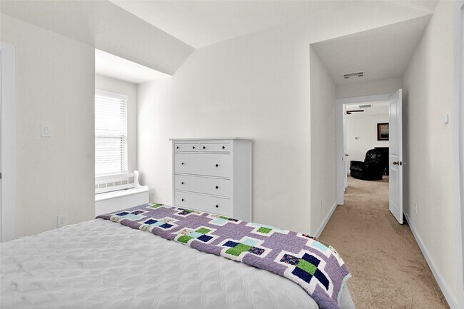 Building Photo - 440 Flowering Lotus Ct