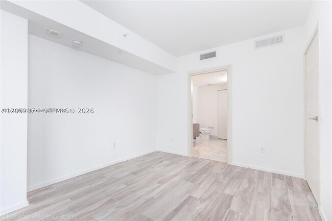 Building Photo - 801 S Miami Ave