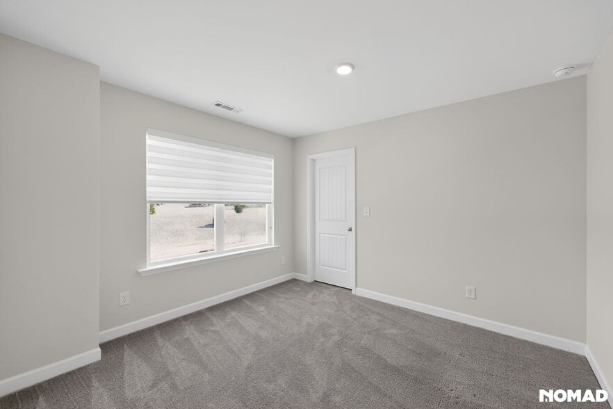 Building Photo - 18 S Maple Walk Dr