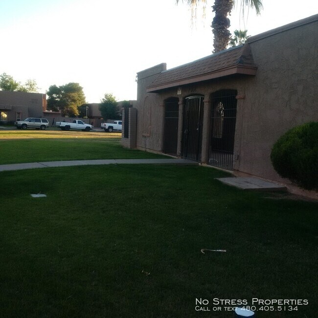 Building Photo - 2 Bedroom Townhome at 53rd Ave and McDowell!