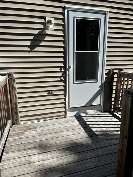 Private Back Deck - 19 Doane St