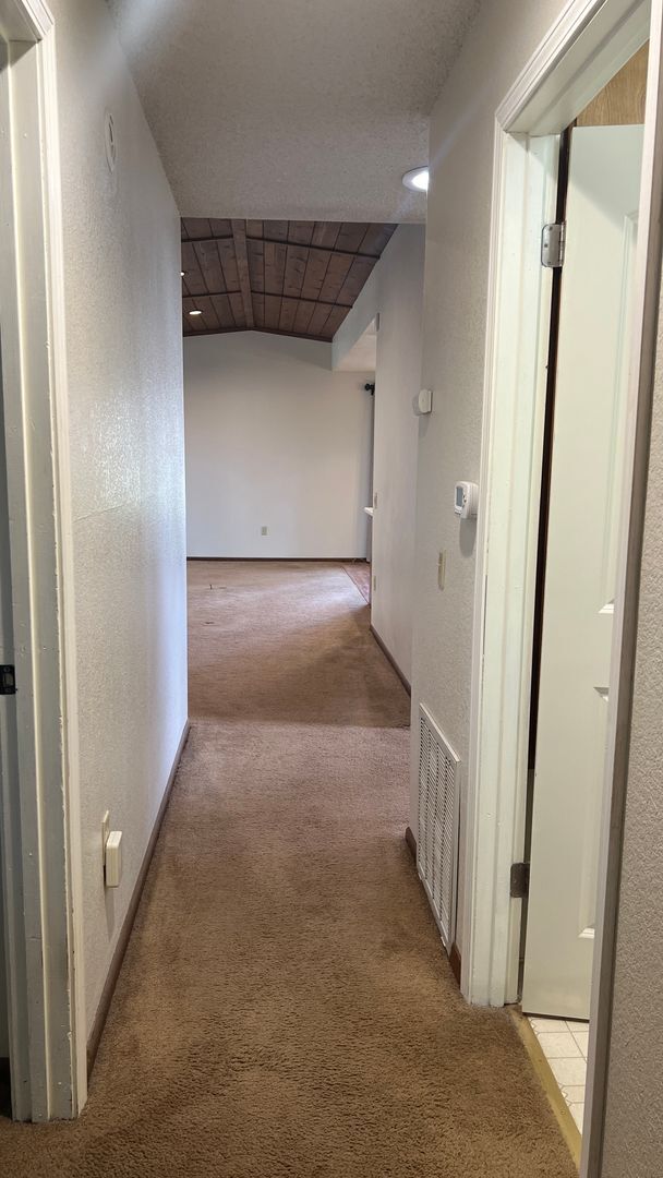 Building Photo - Two Bedroom Two bath home with attached Ga...
