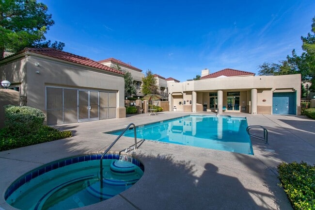 Building Photo - Beautiful Summerlin 1 Bed Condo