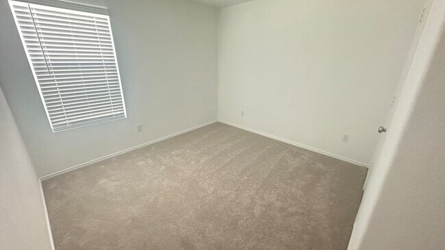 Building Photo - 3420 Flicker Ln