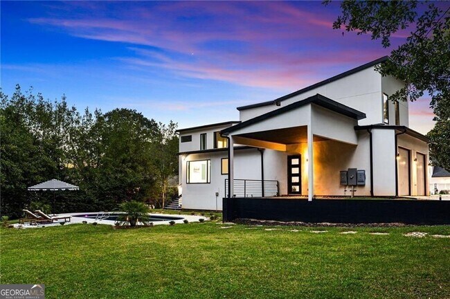 Building Photo - 1756 N Akin Dr NE