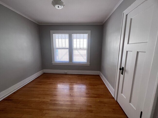 Building Photo - 00093 - Orchard Hill 256-258