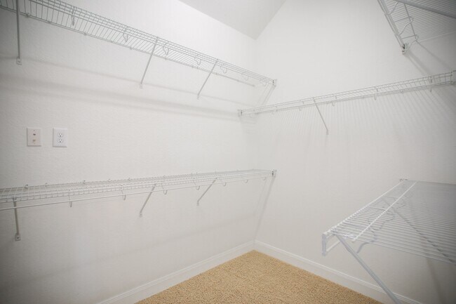 Building Photo - 2 Hadlock Pl