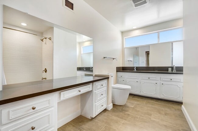 Building Photo - Beautifully rehabbed Highland Park Home!