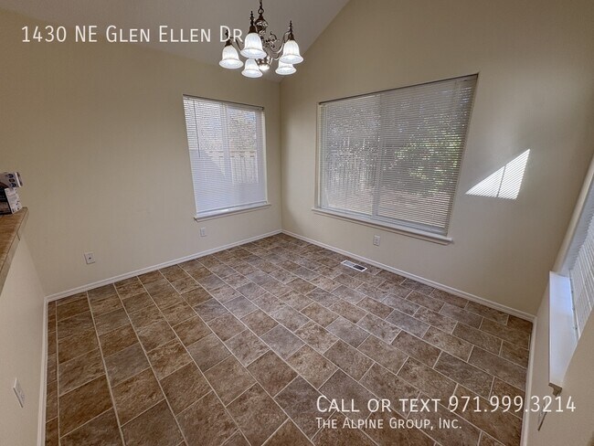 Building Photo - 1430 NE Glen Ellen Dr