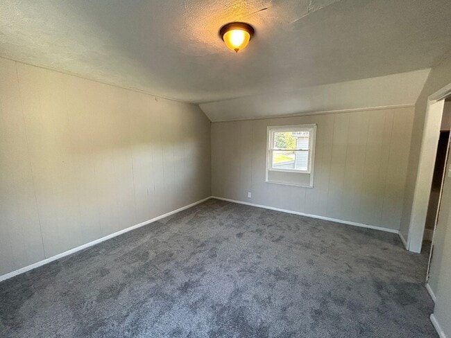 Building Photo - Addyston- Cozy 2 bedroom 1 bath