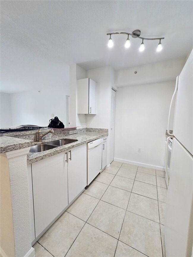 Building Photo - 15410 SW 284th St