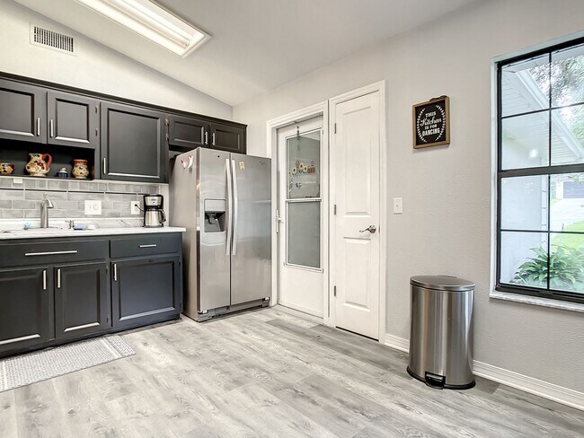 Building Photo - 12410 Wedgefield Dr