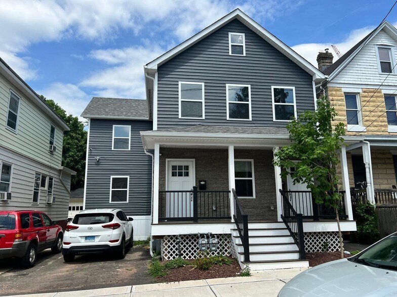 Building Photo - 75 Plum St