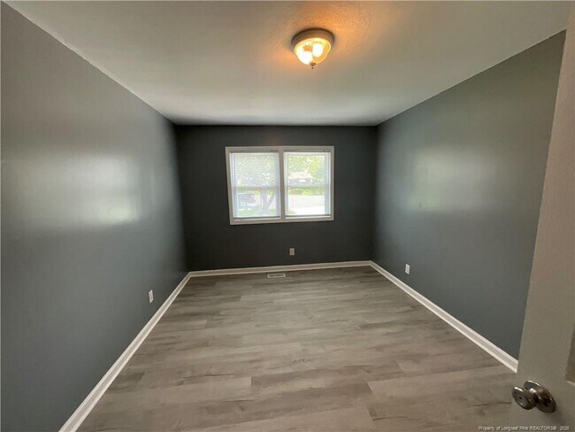 Building Photo - 1422 Grandview Dr