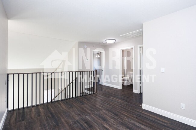 Building Photo - Beautiful Updated Home with ALL Appliances