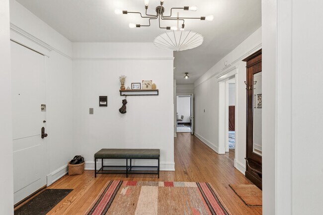 Building Photo - 1714 E Kane Pl