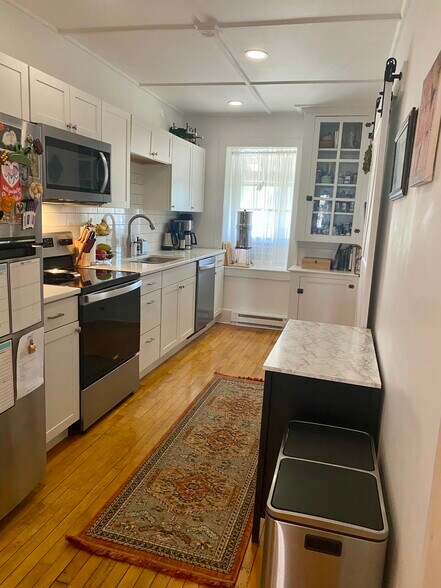 Kitchen - 58 Albany St