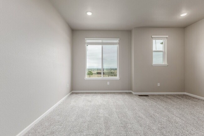 Building Photo - Castle pines 3 bed / 3 bath townhome for rent