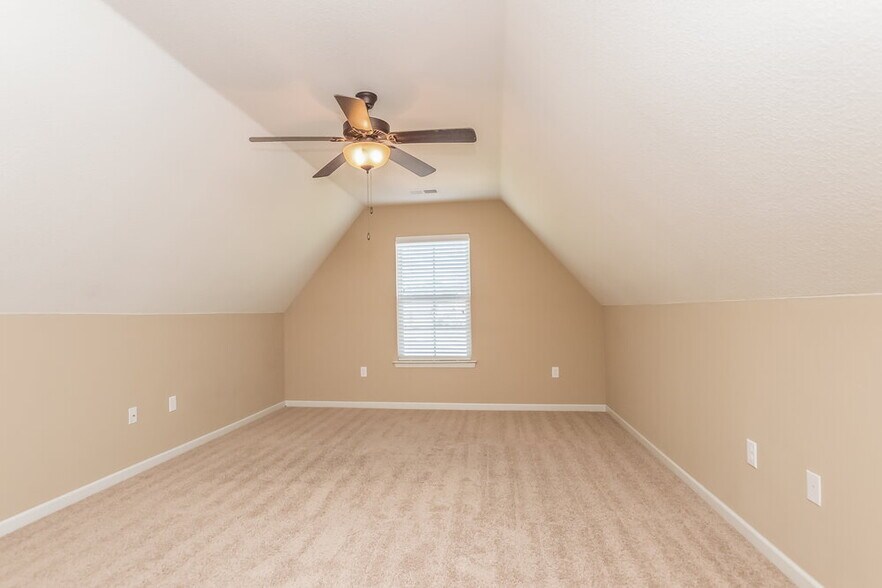 Building Photo - 2729 Miner Cove