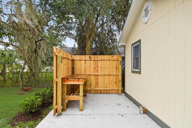 Building Photo - 125 CR 13 S