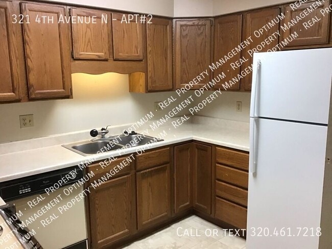 Building Photo - 321 4th Ave N