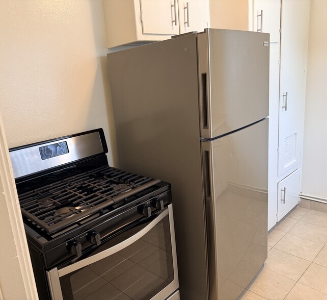 Cook stove and refrigerator - 4445 Murietta Ave
