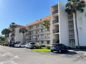 Building Photo - 5981 Via Vermilya
