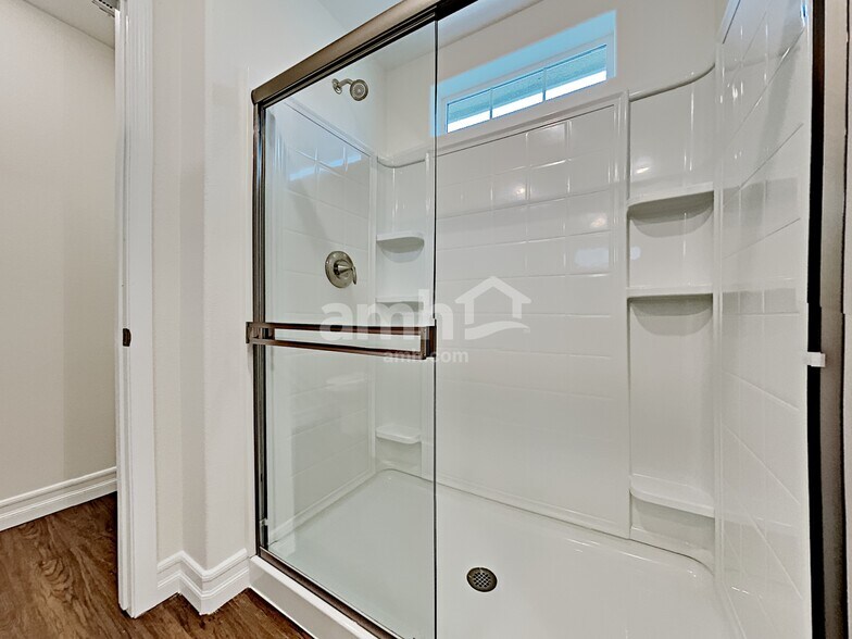 Building Photo - 6138 W Haleh Ave