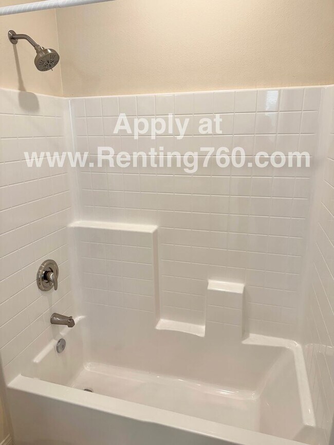 Building Photo - Incredible 4 Bed 3 Bath Home In Sage Estates!!!