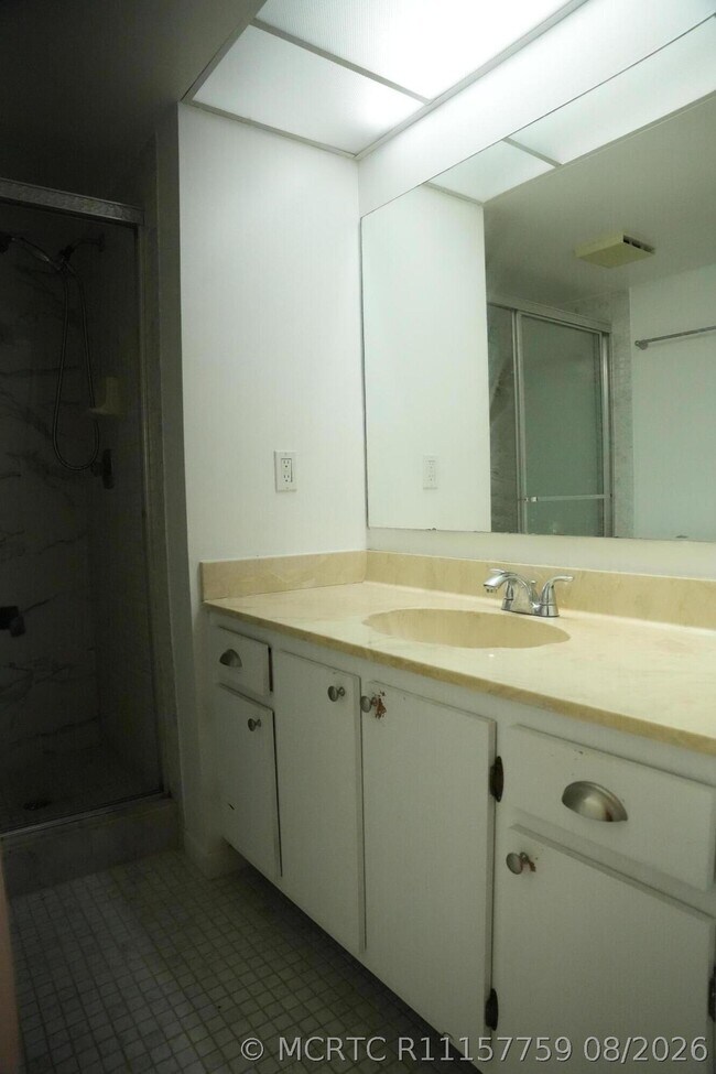 Building Photo - 4640 Lucerne Lakes Blvd W