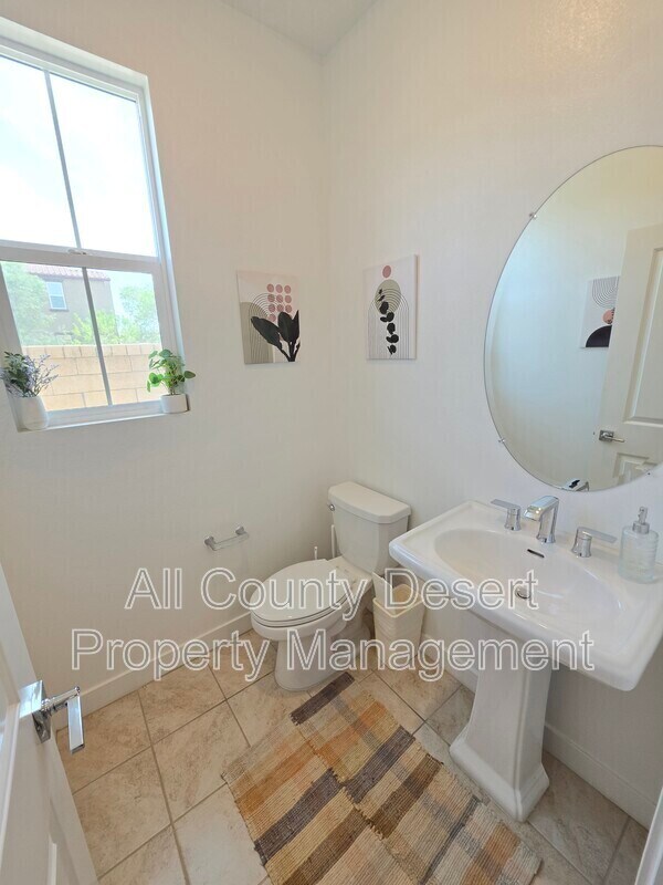 Building Photo - 35460 Domani Dr