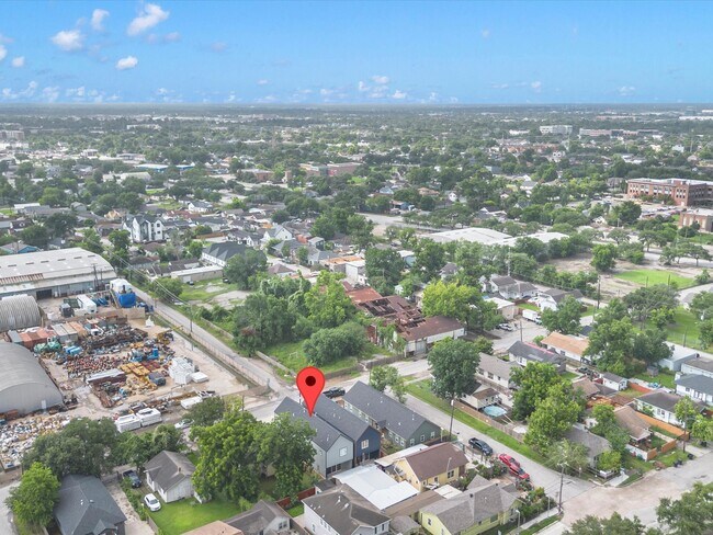 Building Photo - 603 N Milby St