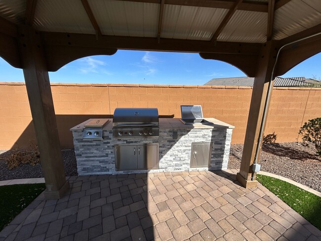 Building Photo - 25908 W Sands Dr