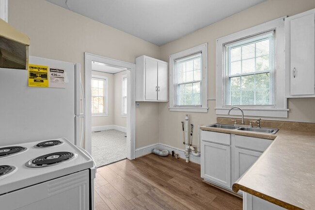 Building Photo - 308 Causey Ave