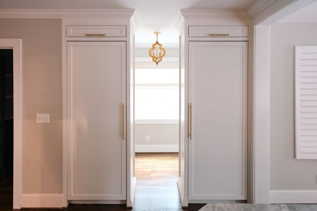 Building Photo - Luxury 4br/3.5ba house